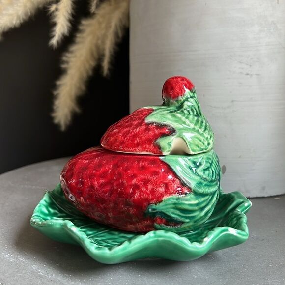 Vintage 1979 Ceramic Strawberry Basket Design Sugar / Jam / Jelly Jars - Picture 3 of 9